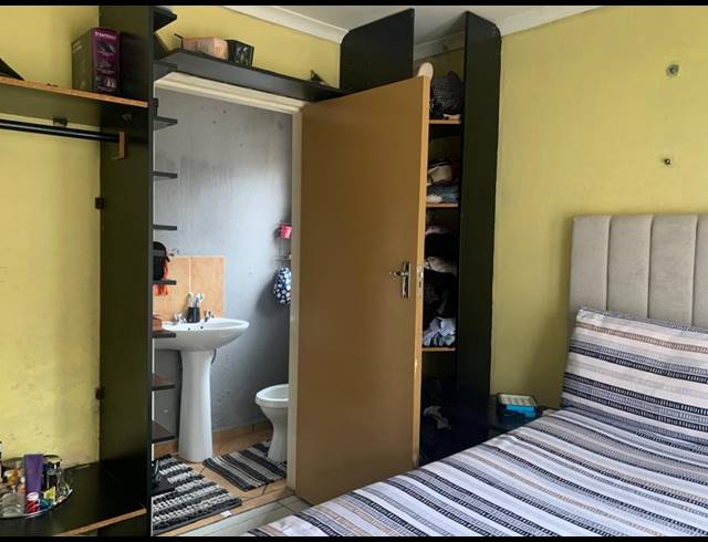 2 BEDROOM HOUSE FOR SALE IN VANDERBIJLPARK CE 3
